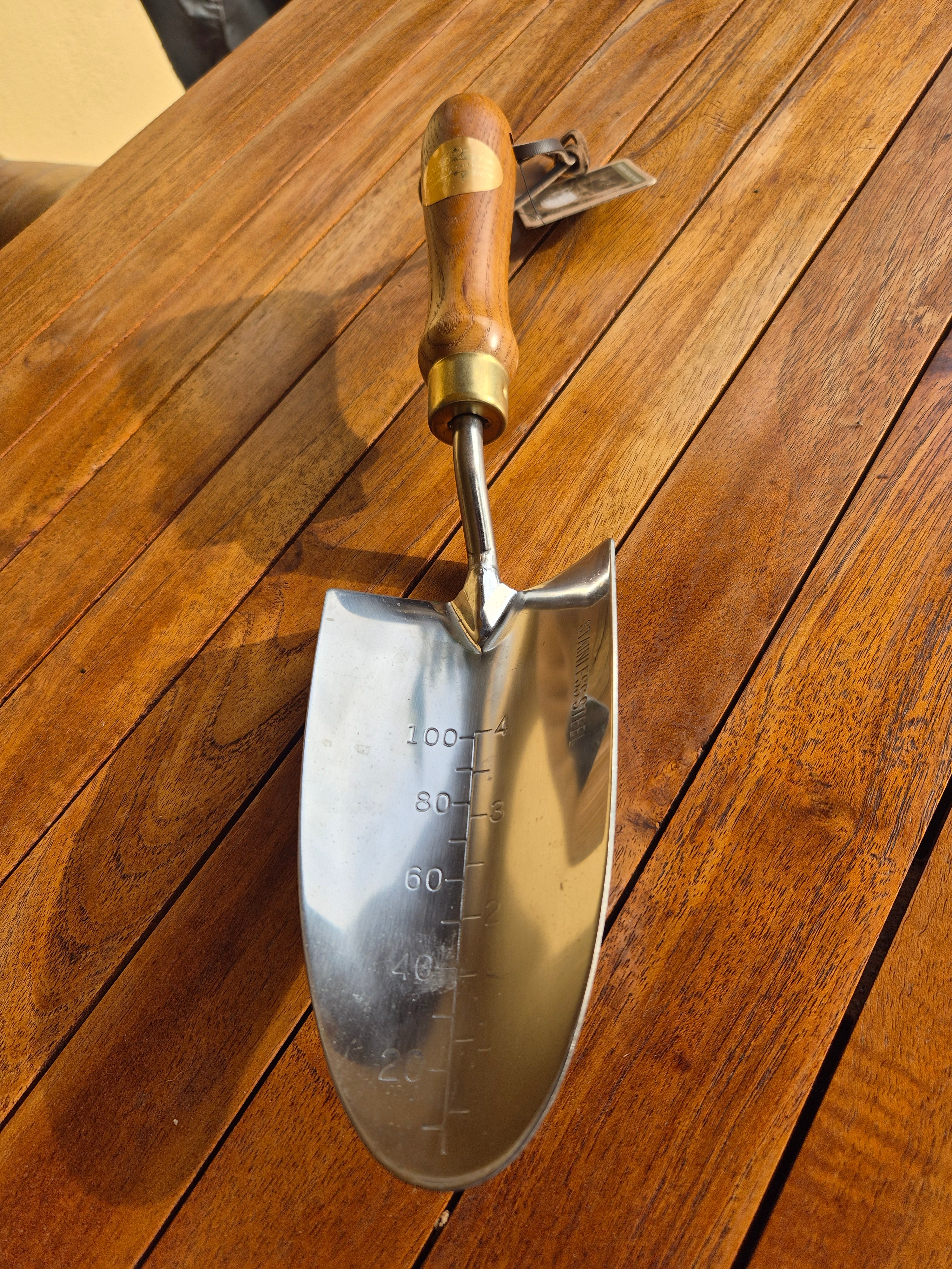 Stainless steel wide trowel